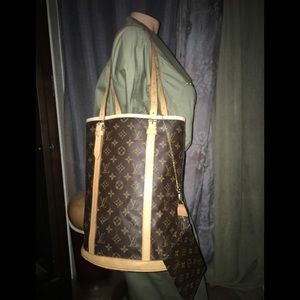 Louis Vuitton bucket gm, & pochette